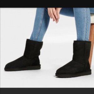 NEW UGG | Classic Short II Boots